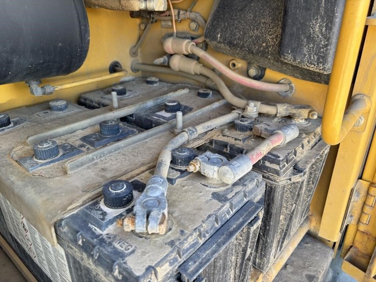 2006-caterpillar-143h-image-76