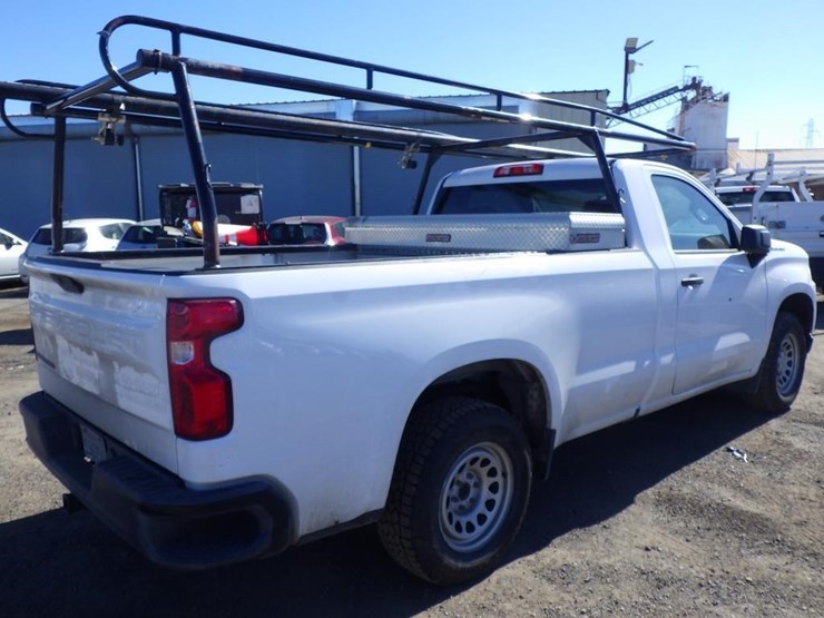 2020-chevrolet-1500-image-3