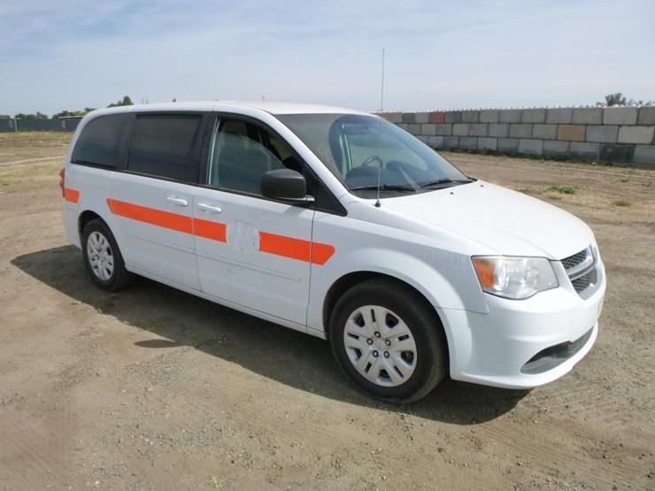 2014-dodge-grand-caravan-image-3