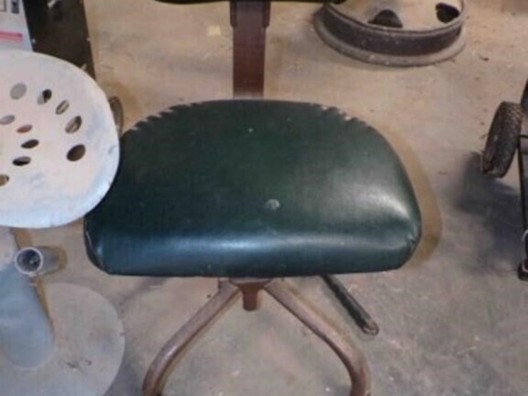 tractor-seat-&-swivel-chair-on-rollers-image-3