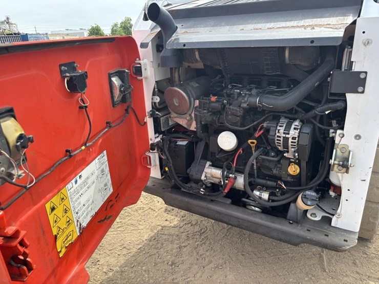 2021-bobcat-t450-image-30