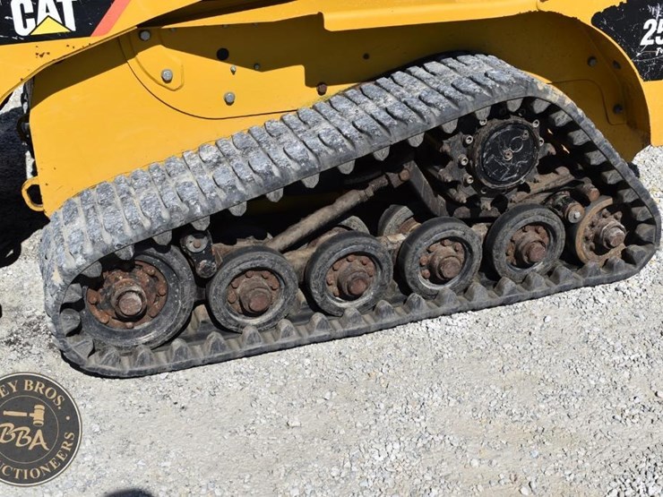 2012-caterpillar-257b3-image-37