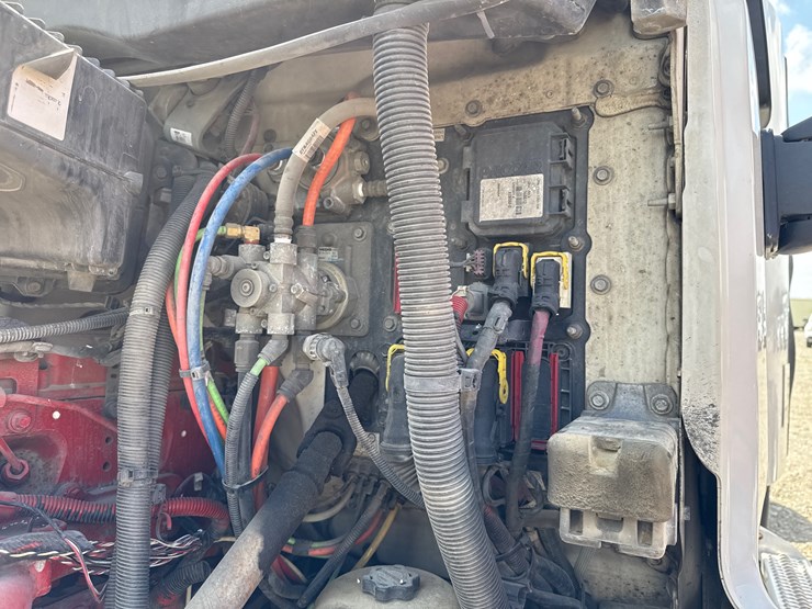 2016-peterbilt-579-image-79