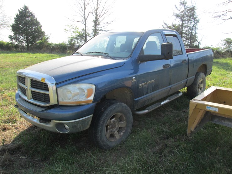 2006-dodge-3500-image-1