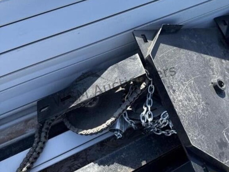 steel-roll-up-door-image-9