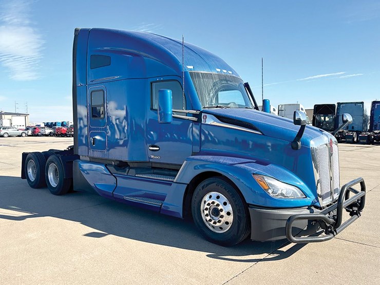 2022-kenworth-t680-image-1
