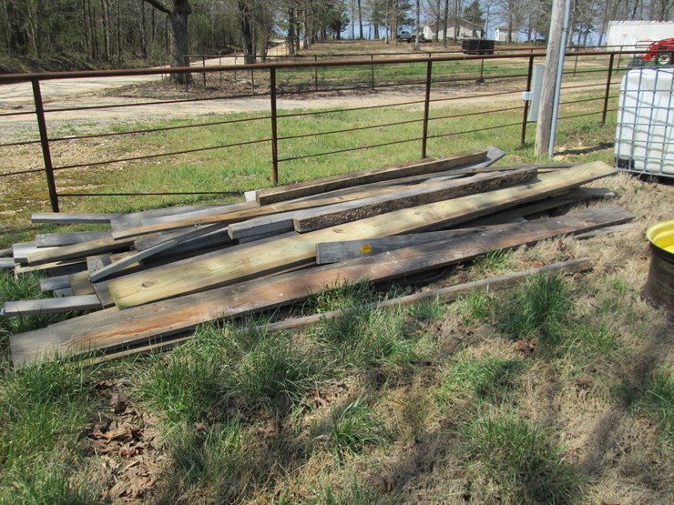 #43966-•-lot-of-misc-lumber-image-2