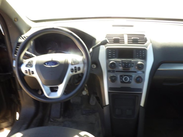 2013-ford-explorer-image-9