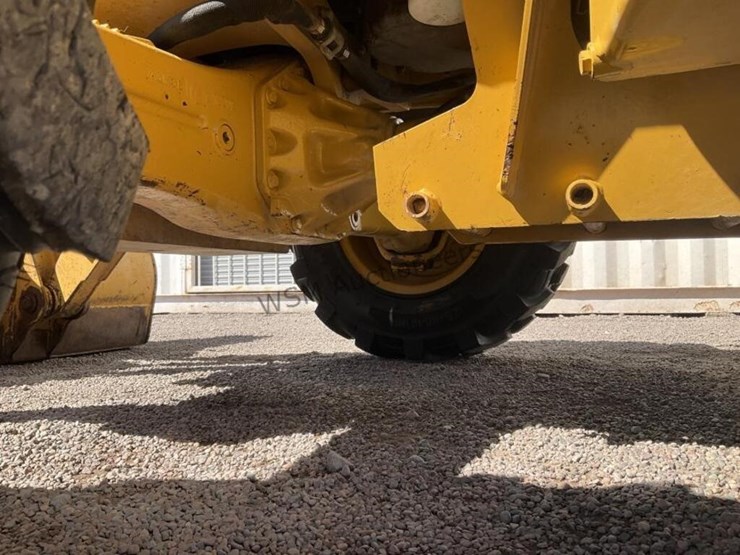 caterpillar-420e-image-26