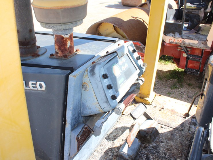 2006-komatsu-d37px-21a-image-6