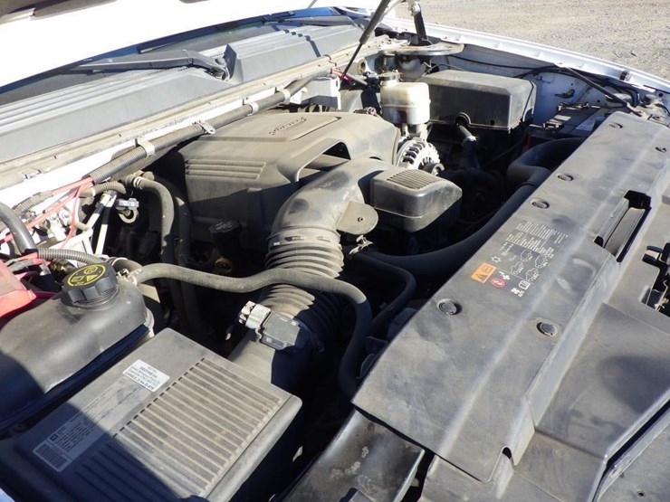 2014-chevrolet-tahoe-image-11