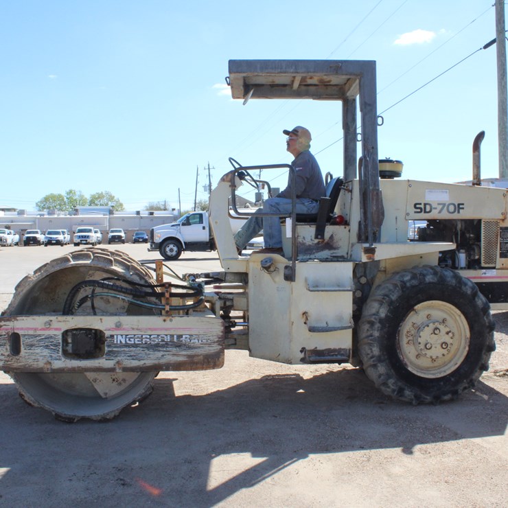 #2606 • 1995 INGERSOL RAND SD70F Sheep Foot Vibrating Roller
