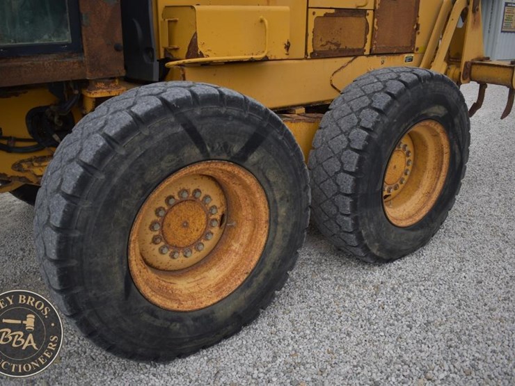 2007-deere-672d-image-37