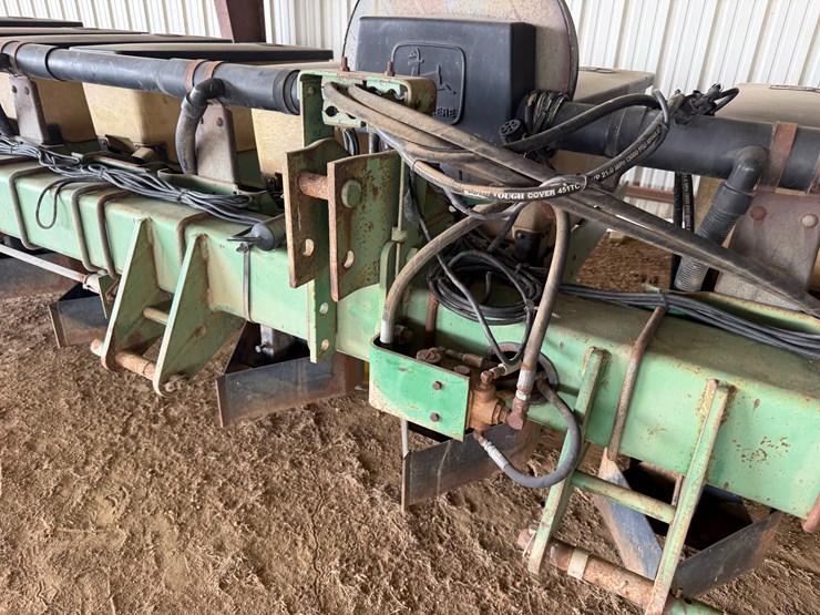 john-deere-7300-image-31