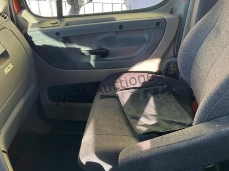 2012-freightliner-cascadia-t/t-image-22