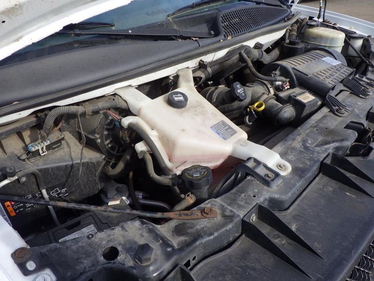 2013-chevrolet-express-3500-image-10