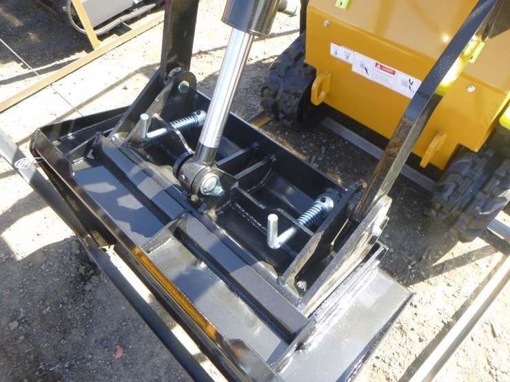 2026-agt-mx-mrt14-skid-steer-track-loader-image-9