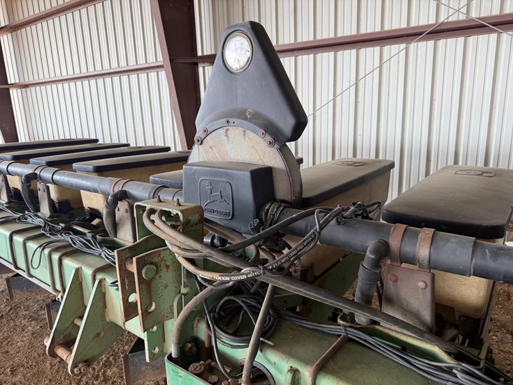 john-deere-7300-image-30