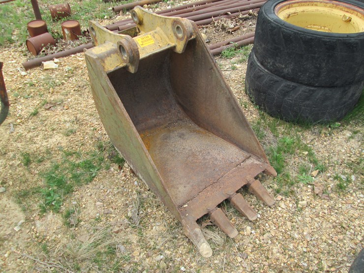 #38180-•-24"-excavator-bucket-image-2