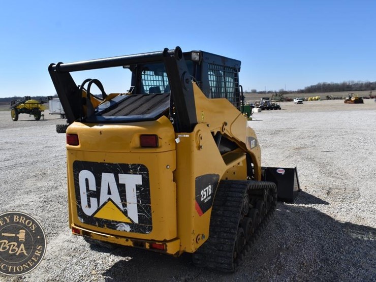 2012-caterpillar-257b3-image-19