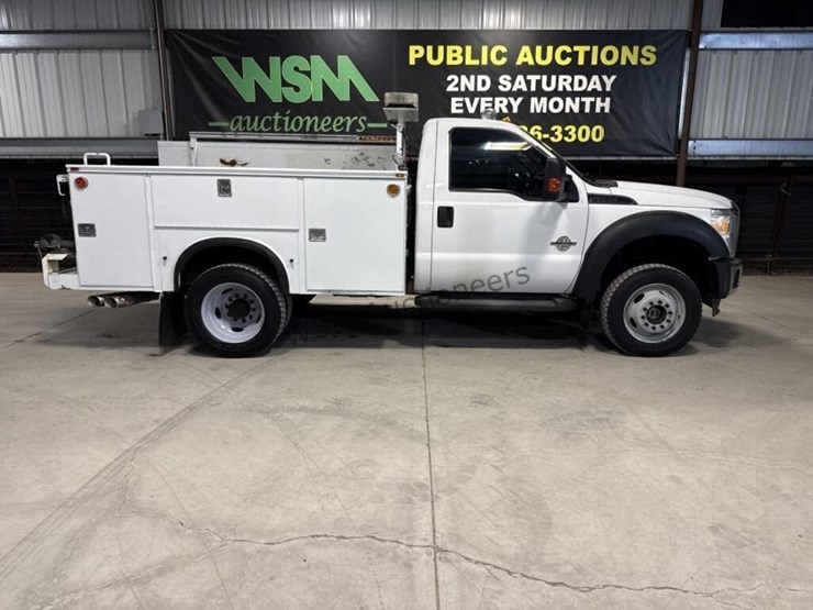 2012-ford-f550-image-1