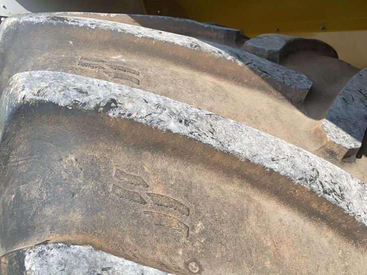 2006-terra-gator-6103-showing-7352-hrs-image-30