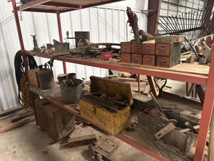 square-tubing-shelves-&-contents-image-1