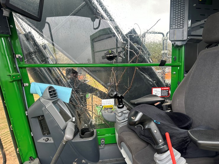 2025-deere-2654g-image-5