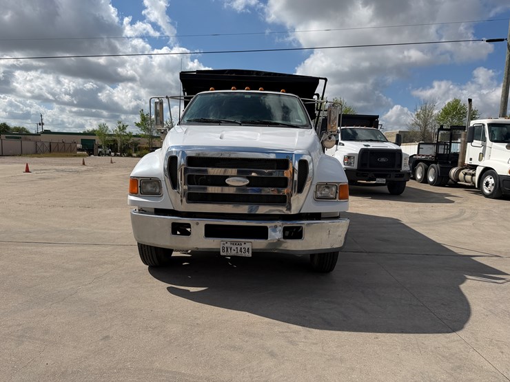 2006-ford-f650-image-3