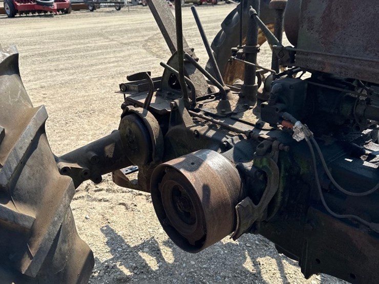 john-deere-b-image-5