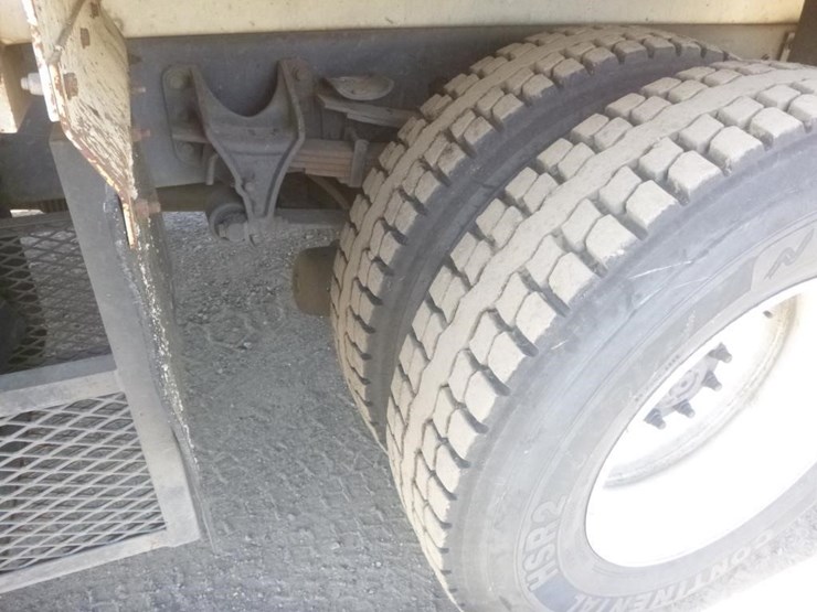 2004-international-7400-image-20