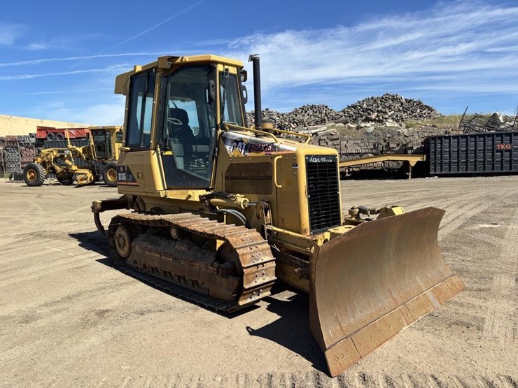 2002-caterpillar-d3g-image-2