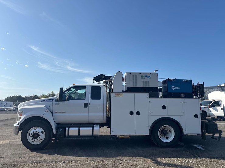2019-ford-f750-image-8