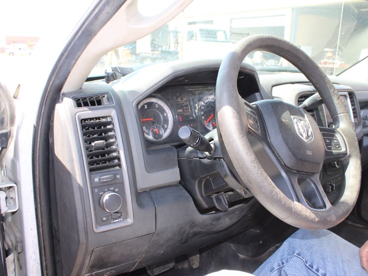 2018-dodge-ram-3500-image-5