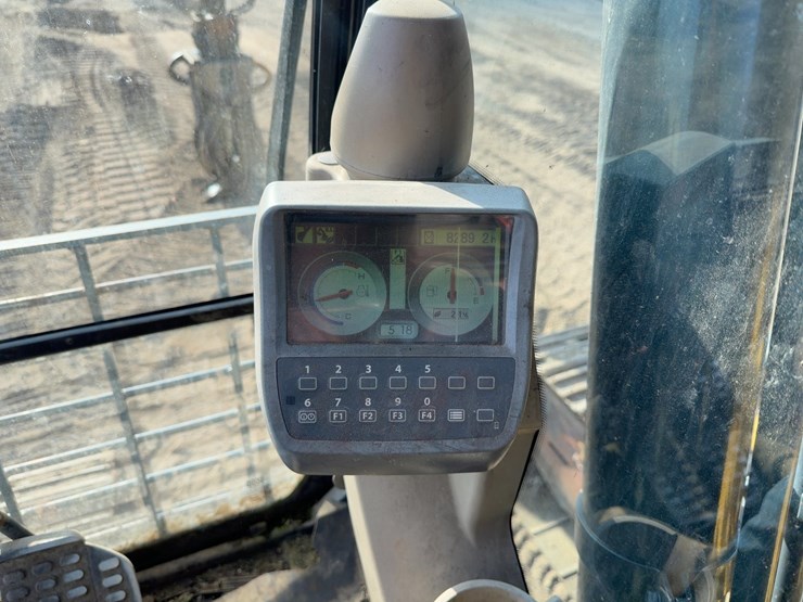 2008-deere-160d-lc-image-38