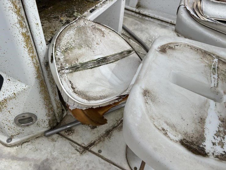 1990-unknown-trailer-image-13