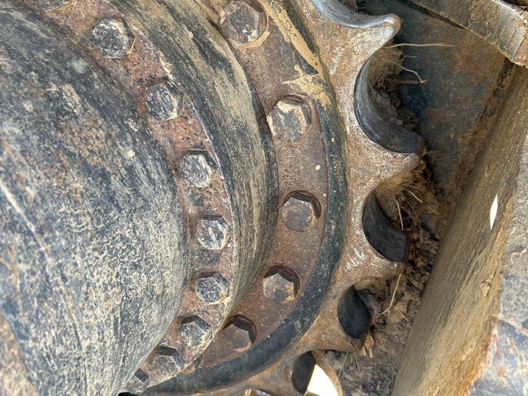 2015-deere-210g-lc-image-37