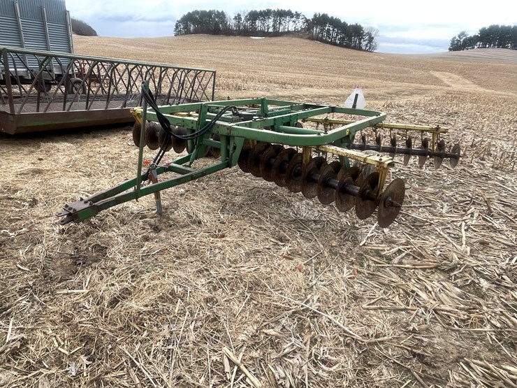 john-deere-210-image-1