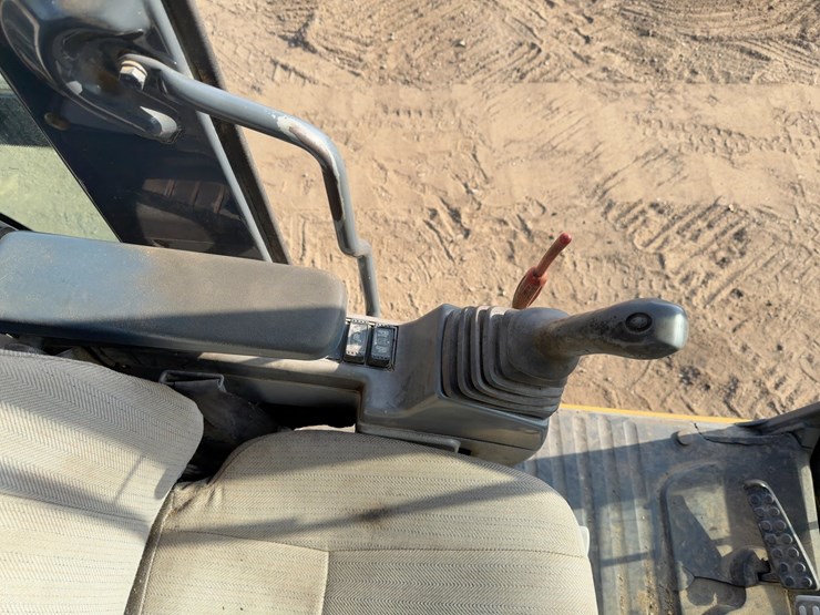 2008-deere-160d-lc-image-36