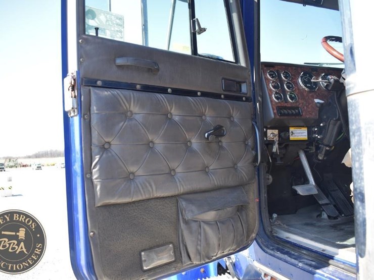1998-international-9300-image-39