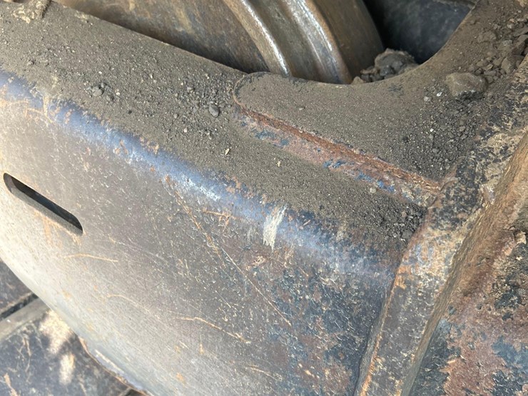 2015-deere-210g-lc-image-24