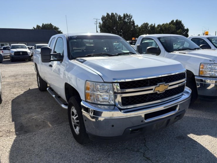 2013-chevrolet-2500-image-4