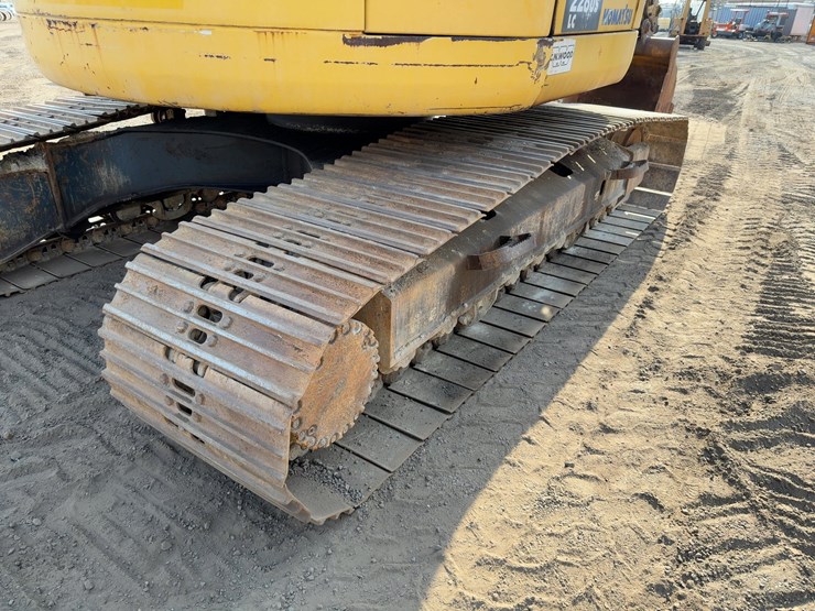 2009-komatsu-pc228us-lc-3e0-image-23