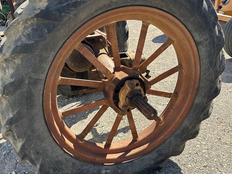 john-deere-b-image-6