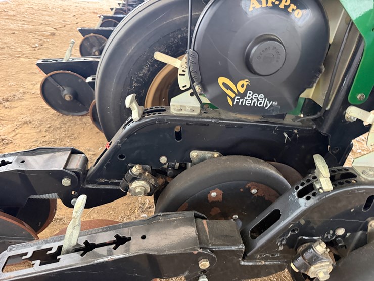 great-plains-yp825a-image-11