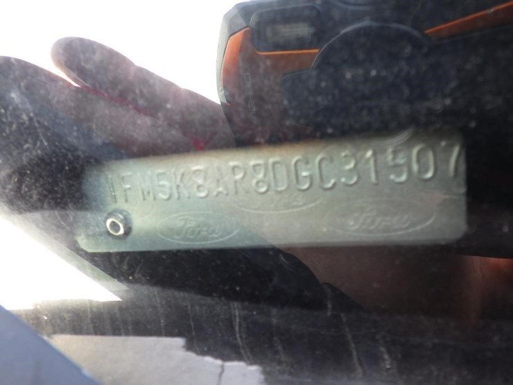 2013-ford-explorer-image-16