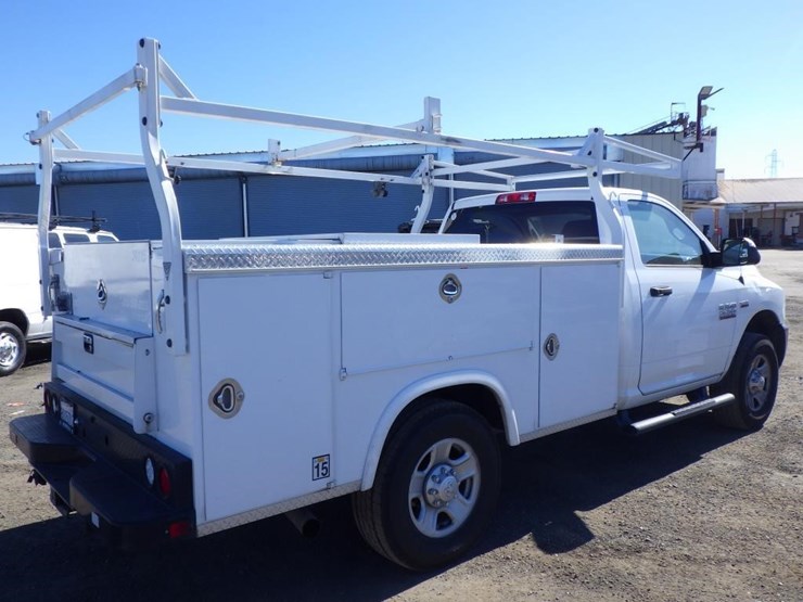 2018-dodge-3500-image-3