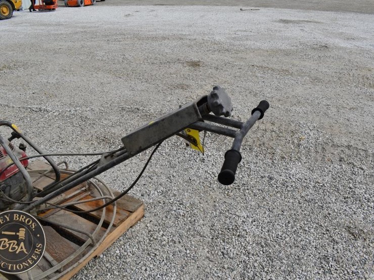 master-48in-walkbehind-trowel-42690-image-9