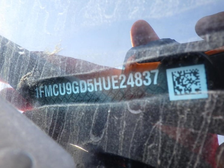 2017-ford-escape-image-15