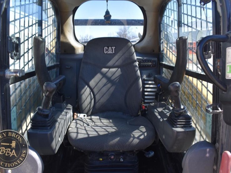 2023-caterpillar-259d3-image-55